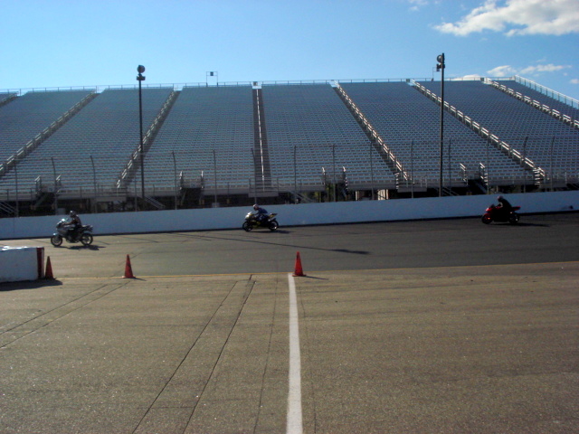 gal/2007 Loudon Track Day/pictures_090.jpg